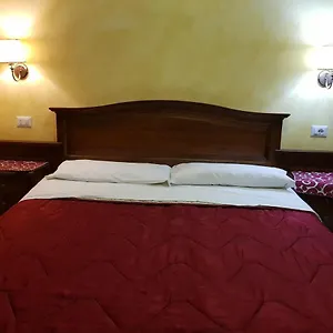 Pitagora House Panzió