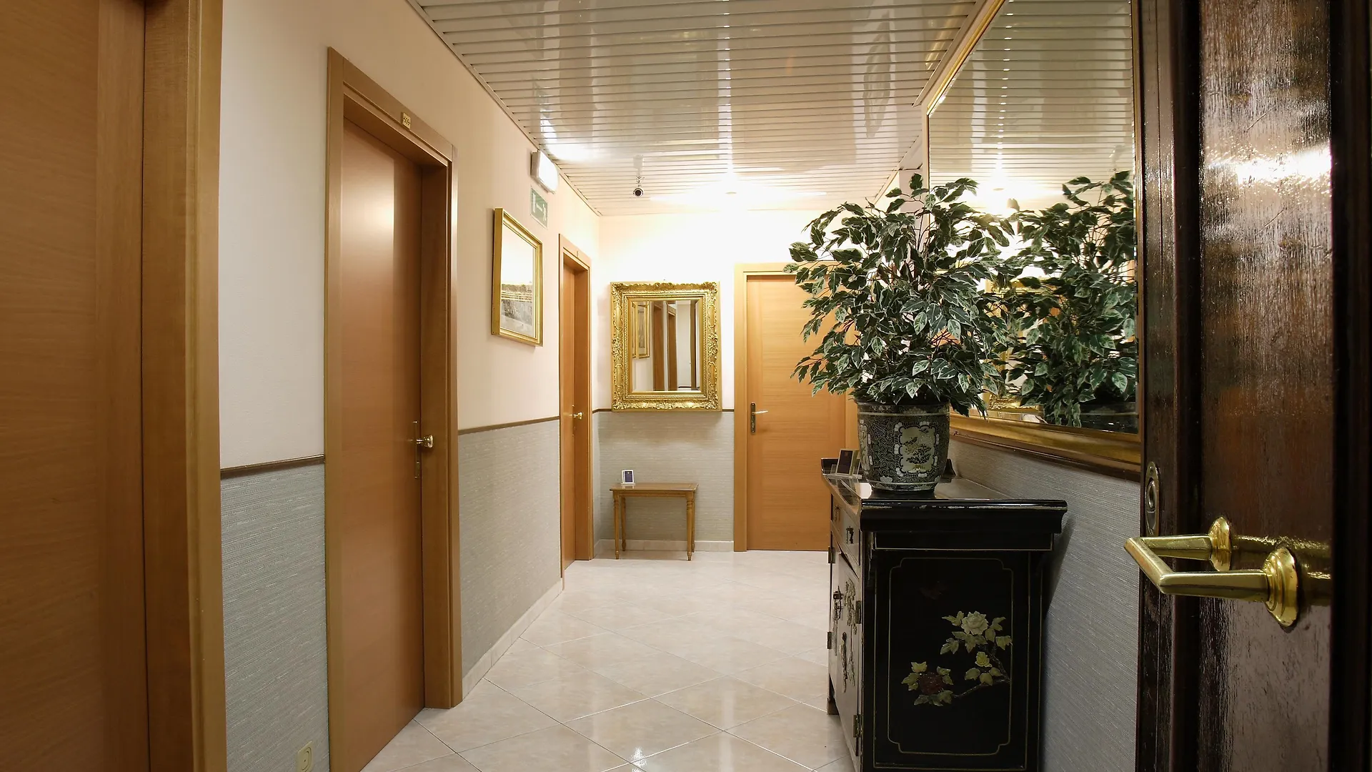 Hotel Lazzari Rome Italy